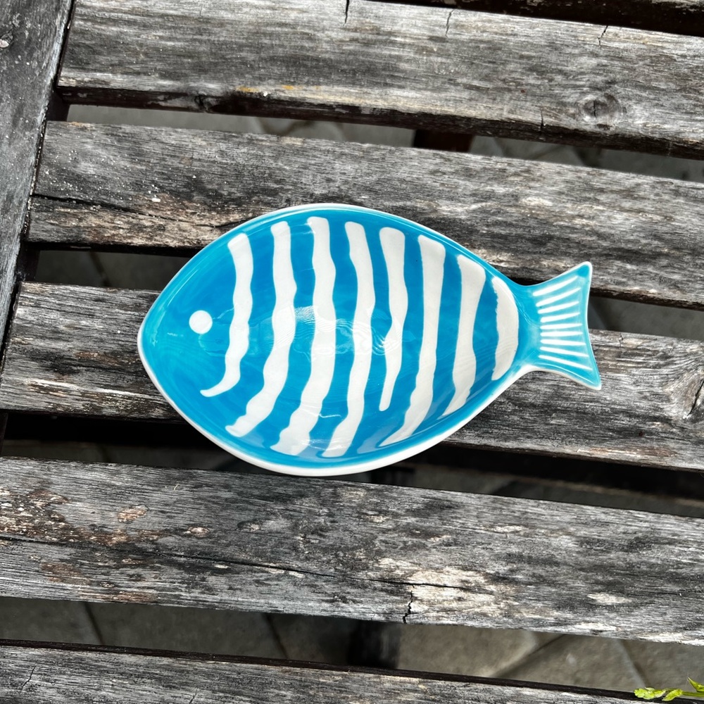 Ceramic Light Blue Striped Fish Dish